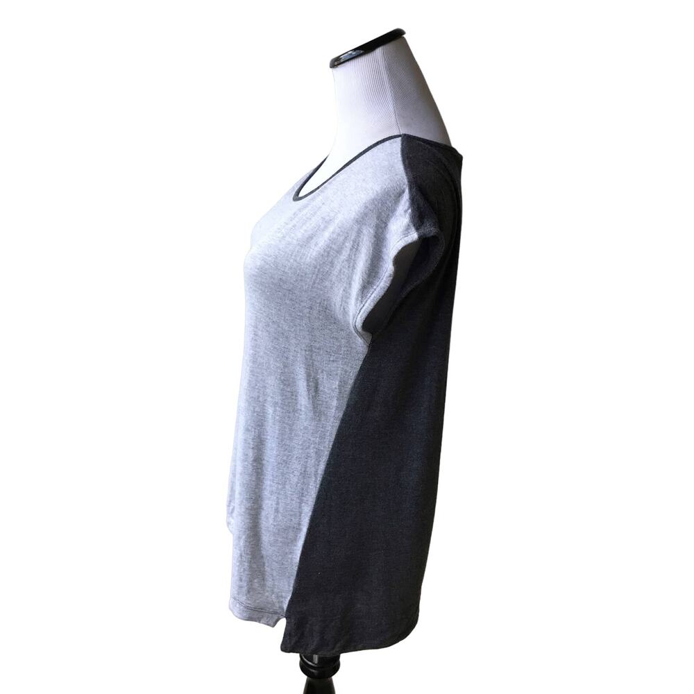 Athleta Two Tone Gray Short Sleeve T-Shirt - Picture 3 of 8
